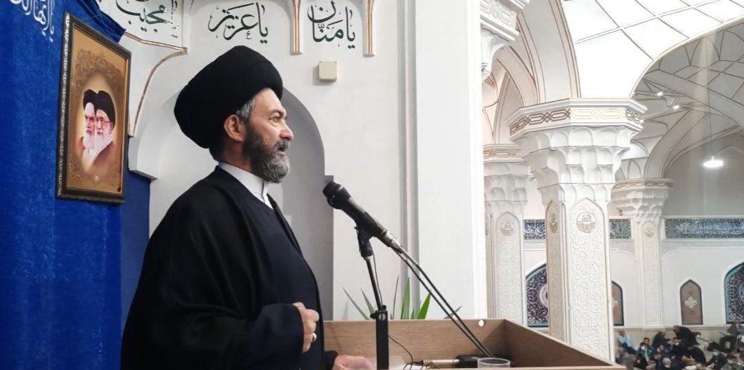 امام جمعه اردبیل: مرزداران امنیت سایبری در موضوع پمپ های بنزین نمره منفی کامل گرفتند