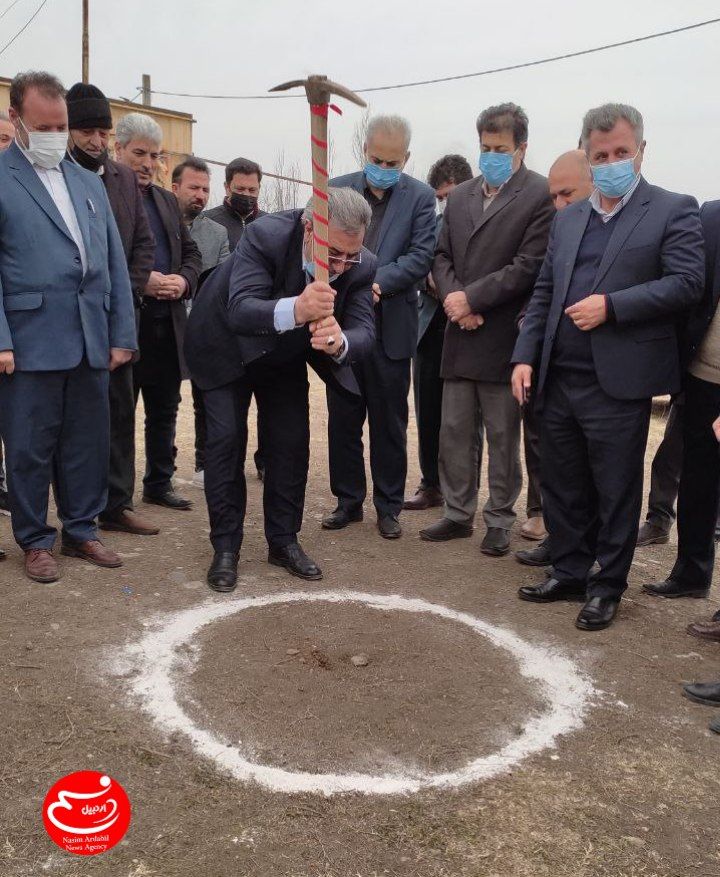 آیین کلنک زنی مدرسه ۲ کلاسه بنیاد برکت روستای قاراقاسملو شهرستان پارس آباد با زیربنای ۸۵ مترمتربع و با اعتبار بالغ بر ۱۲۰۰ میلیون ریال