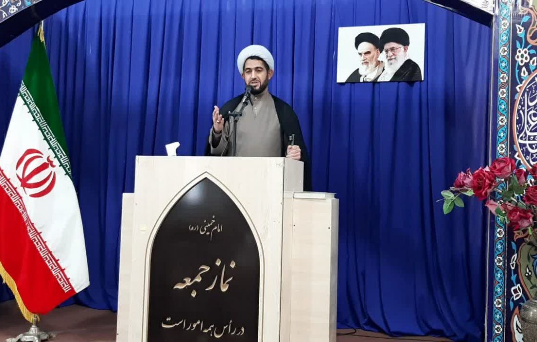 دشمنان از راه های گوناگون به دنبال فشار برای مردم هستند