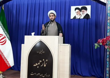 دشمنان از راه های گوناگون به دنبال فشار برای مردم هستند