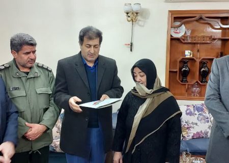 دیدار با خانواده شهدای بخش مرکزی