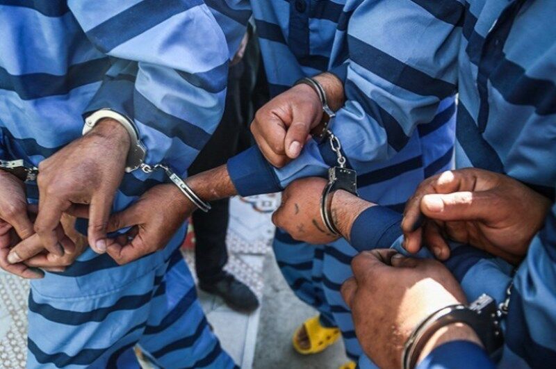 دستگیری سارقان ۴۰ دستگاه گوشی تلفن همراه در پارس آباد