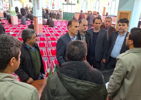 بازدید فرماندار از برگزاری میز خدمت ادارات در مصلی امام خمینی (ره) پارس آباد