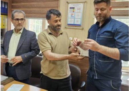 طلای میلیاردی پیدا شده توسط کارمند بیمارستان بوعلی اردبیل به صاحبش برگردانده شد