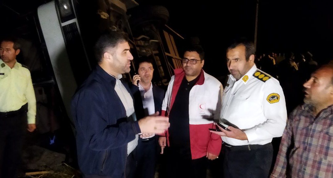 واژگونی اتوبوس در مشگین شهر با ۱۶ مصدوم