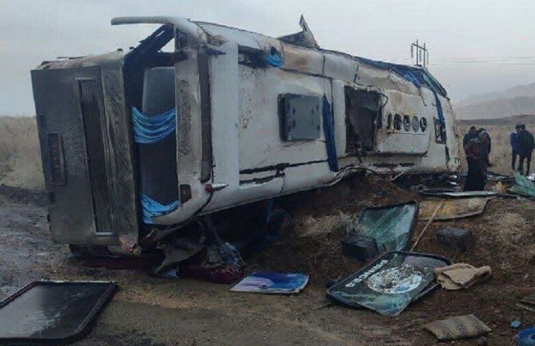واژگونی اتوبوس در جاده پارس‌ آباد- مشگین‌ شهر با ۱۹ مصدوم