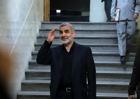 علی نیکزاد با انتشار بیانیه رسمی از مردم عذرخواهی کرد: “همه در برابر قانون برابرند”