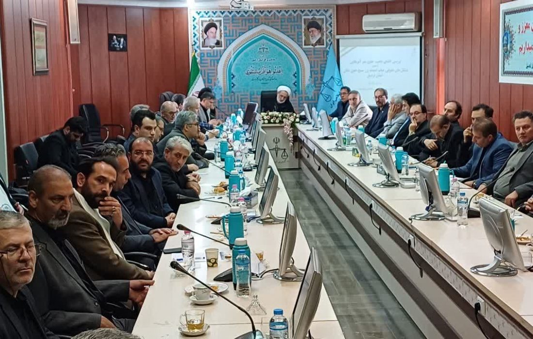 حقوقدانان در افشای چهره واقعی مدعیان دروغین حقوق بشر نقش جدی ایفا کنند