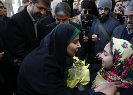وزیر راه و شهرسازی وارد اردبیل شد