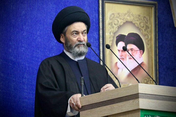 آیت الله عاملی: قطار اردبیل بعد از سالها تلاش دولت‌ها راه افتاد